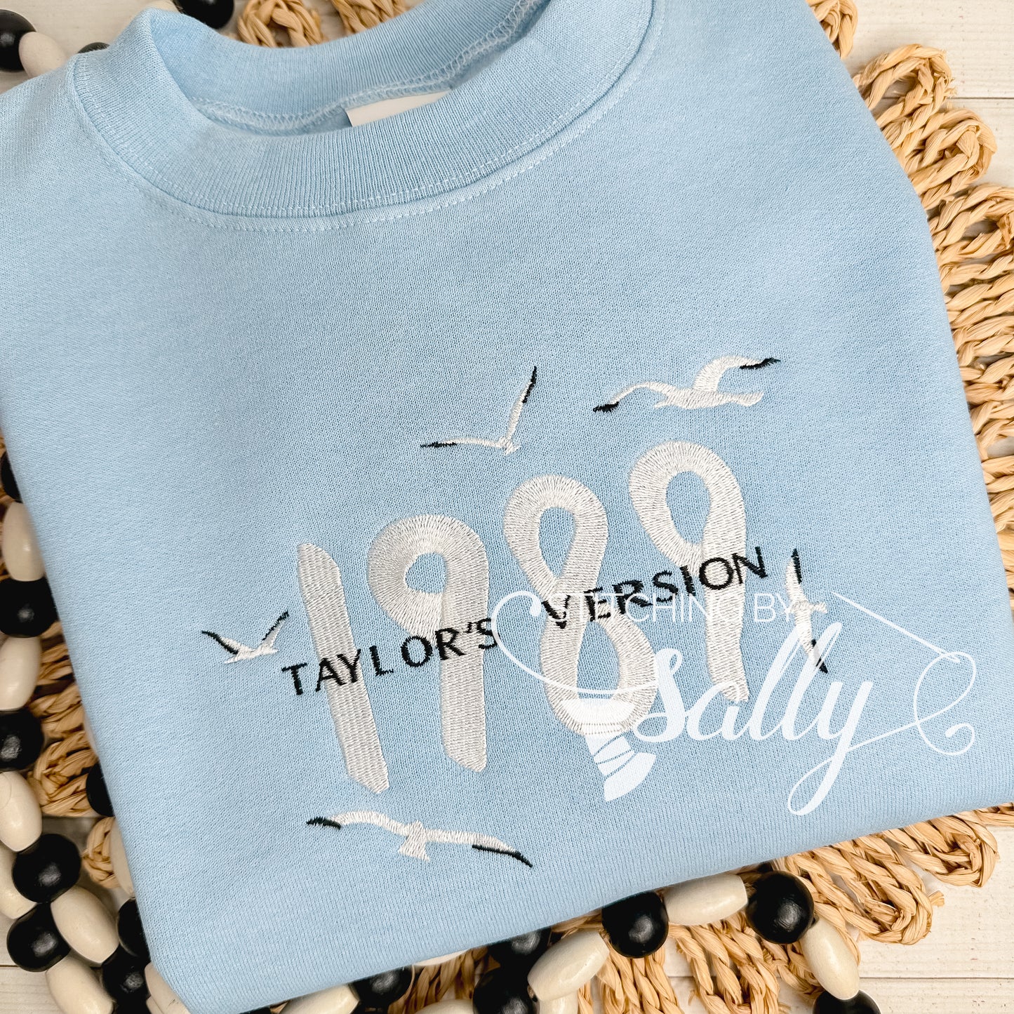 1989 embroidered sweatshirt inspired by Taylor Swift’s album, soft unisex crewneck with minimalist design.